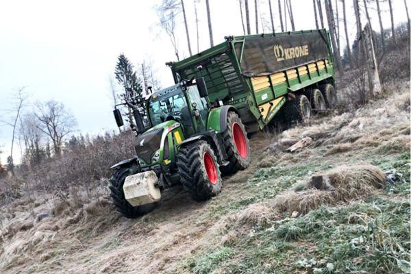 Hackgut Möslinger aus OÖ_Fendt 724