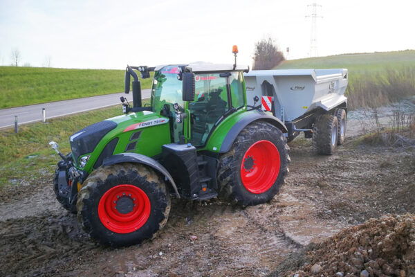 Hackgut Möslinger aus OÖ_Fendt 724