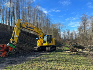 Hackgut Möslinger aus OÖ_Komatsu Raupenbagger 25to