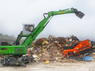 Hackgut Möslinger aus OÖ_Altholz und Wurzelstock Recycling