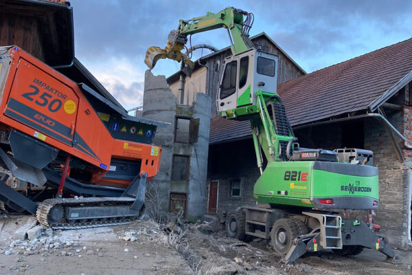 Hackgut Möslinger aus OÖ_Sennebogen 821 M