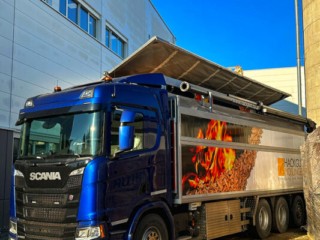 Hackgut M&ouml;slinger_Pumpwagen_Hackschnitzel einblasen